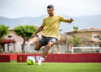 Mendes Masih Upayakan Ronaldo Hengkang dari MU