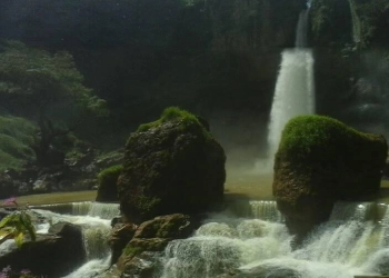 Indahnya Curug Cimarinjung di Geopark Ciletuh Sukabumi 