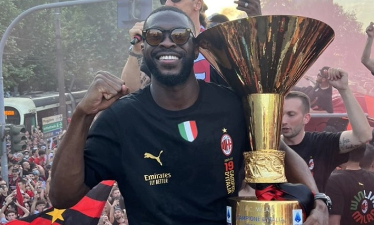 Tak Ingin Ditinggal, AC Milan Siap Perpanjang Kontrak Tomori