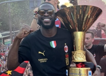 Tak Ingin Ditinggal, AC Milan Siap Perpanjang Kontrak Tomori