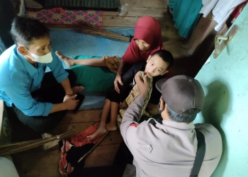 Bocah ODKB di Kampung Cigaok, Desa Cibodas Sukabumi Tak Punya Kursi Roda Sejak Lahir 