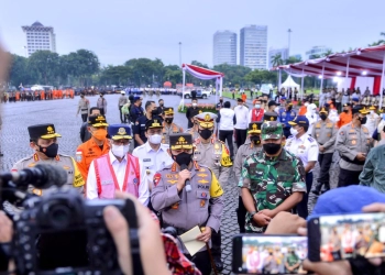 Apel Gelar Pasukan, Kapolri Tekankan Strategi Cegah Kemacetan Hingga Vaksinasi Booster saat Mudik
