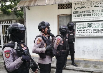 Penurunan Plang dan Spanduk Khilafatul Muslimin di Sukoharjo