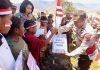 Antusias Anak-anak di SD di Puncak, Papua Ikuti Lomba Tradisional  HUT ke-77 RI