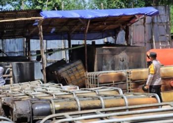 Operasi Penertiban Gudang Minyak Ilegal di Jambi