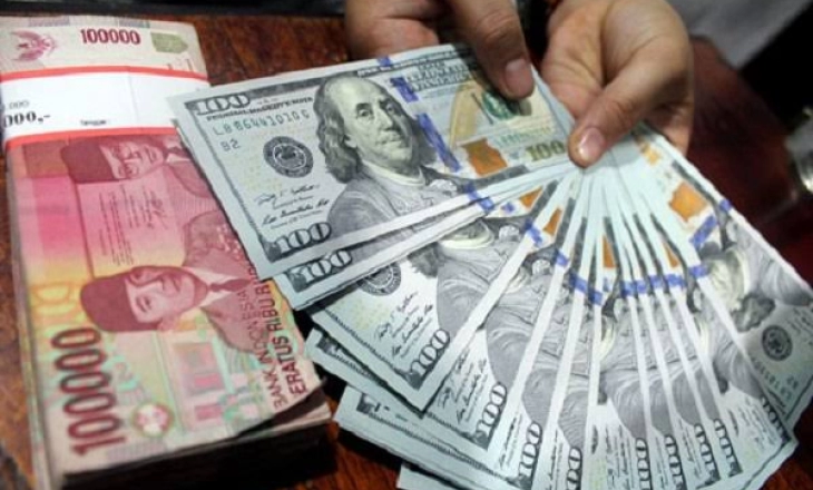 Digerayangi Sentimen The Fed, Mata Uang Garuda Langsung Lemas