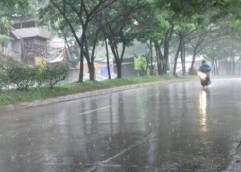 Hujan Guyur Jakarta Pusat, Berikut Prakiraan Cuaca BMKG di DKI