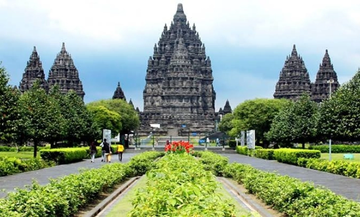 Mandiri Institute Sebut Ekonomi Nasional Tertolong Belanja Wisatawan