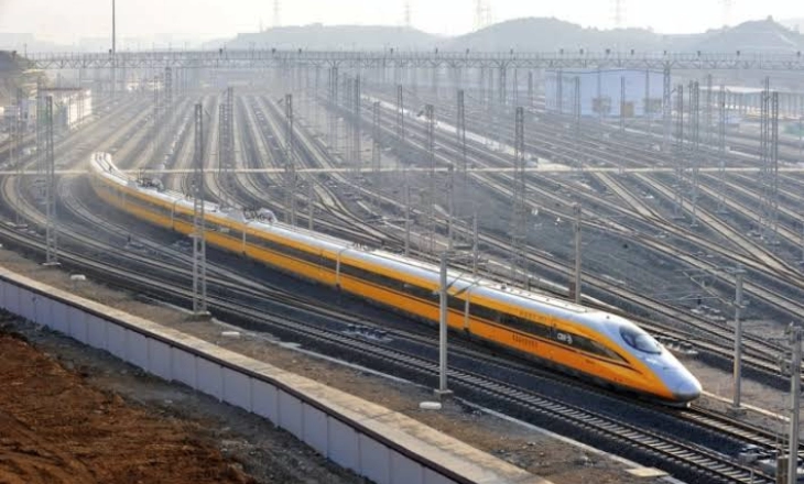Pemerintah Pilih Cari Utangan Demi Proyek Ambisius Kereta Cepat China   
