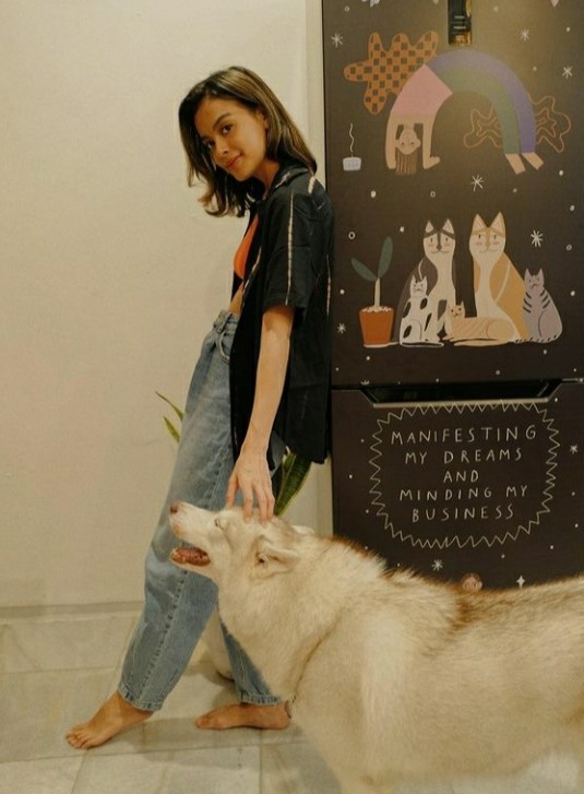 Momen Para Selebriti Dengan Hewan Peliharaannya
