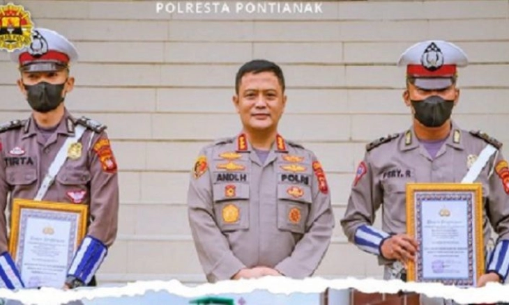 Gagalkan Upaya Perempuan Bunuh Diri di Jembatan Kapuas, Dua Polisi di Kalbar Dapat Penghargaan