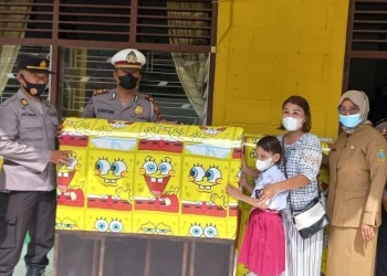 Murid Tunanetra Terharu  Diberi Tempat Tidur Spongbob dari Kapolda Sumut