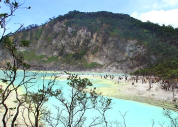 Kawah Putih Wisata Favorit di Bandung