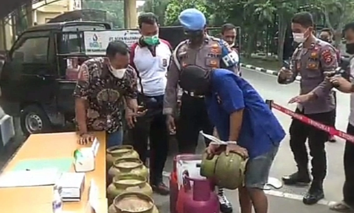 KKP Tangkap Dua Kapal Ikan Asing Berbendera Malaysia, Selamatkan Potensi Kerugian Rp19,9 Miliar