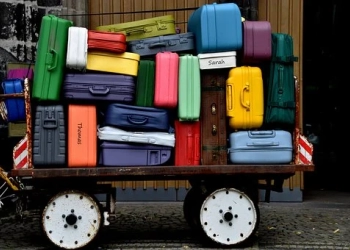 Memilih Koper yang Tepat untuk Traveling