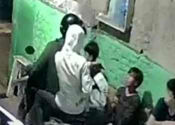 Viral di Medsos Aksi Dua Pria Todongkan Pistol Rampas HP ABG 