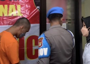 Pria Berompi Polisi yang Tusuk Ibu dan Anak di Bekasi Bukan Polisi