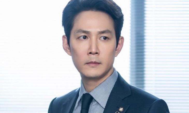 Lee Jung-jae 'Squid Game' Pulang Usai Mendapat Penghargaan Critics Choice Awards
