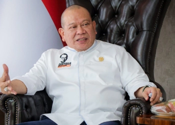 BLT Minyak Goreng Bukti Oligarki Sawit Menang Hattrick 