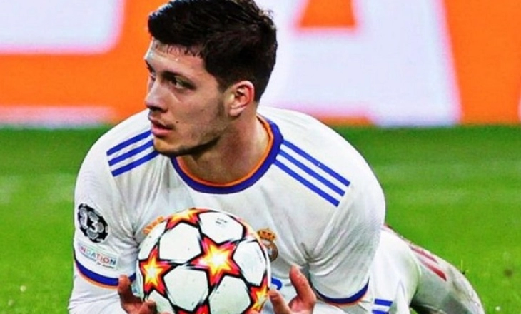 Real Madrid Sekolahkan Luka Jovic ke La Viola