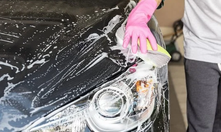 Rawat Cat Mobil Agar Tetap Mengkilap