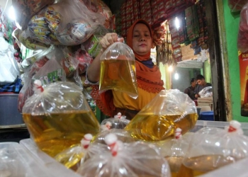 Kepala Perumda Niaga Kerta Raharja Klaim HET Minyak Goreng di Tangerang Mulai Normal