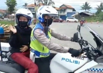 Ibu Hamil Ngidam Naik Moge Polisi