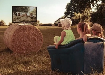Jarak Aman Menonton Televisi