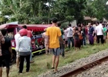 Odong-odong Maut Ditabrak Kereta Api, 9 Orang Meninggal Ditempat