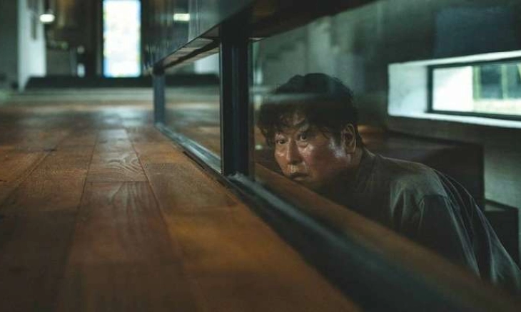 Pentingnya Adegan Seks 'Sofa' di Film Parasite, ini Jawaban Sutradaranya