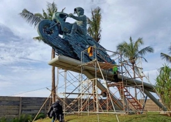 Patung Presiden Jokowi  Telah Terpasang di Sirkuit Mandalika