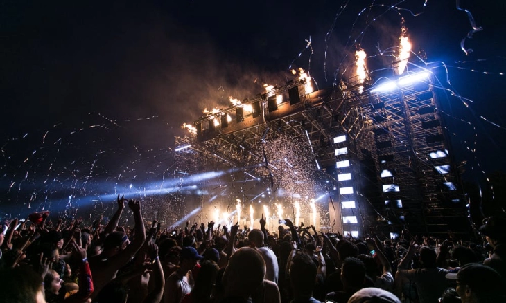 Lantaran Omicron, Ajang Grammy Awards 2022 Kemungkinan Diundur