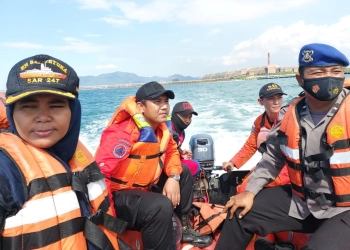 Cegah Penyebaran Covid-19 di Wilayah Pesisir, Ditpolairud Polda Banten Bagikan Masker di Pulorida