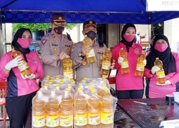 Bantu Masyarakat, Polres Lebak Gelar Operasi Pasar Minyak Goreng Murah