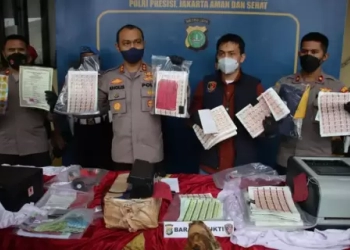 Membongkar Jual Beli Meterai Palsu 