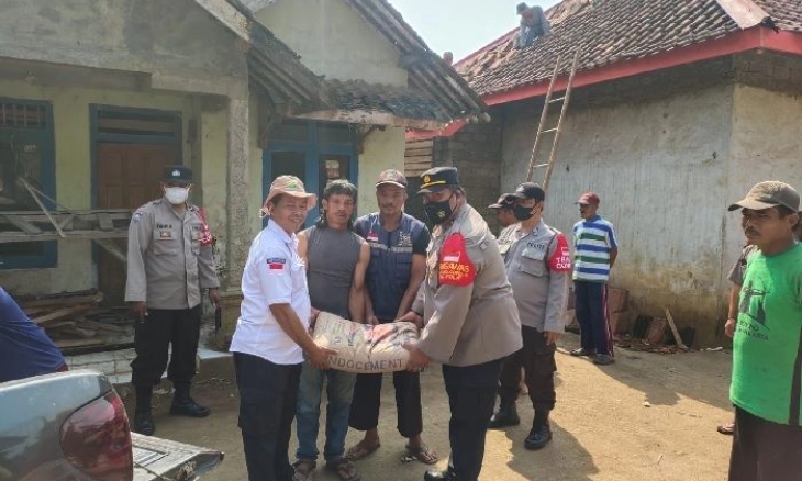 Polisi Pemilik Pesantren di Purwakarta dengan Ratusan Santri 