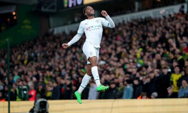 Pep Guardiola Desak City Segera Perpanjang Kontrak Sterling