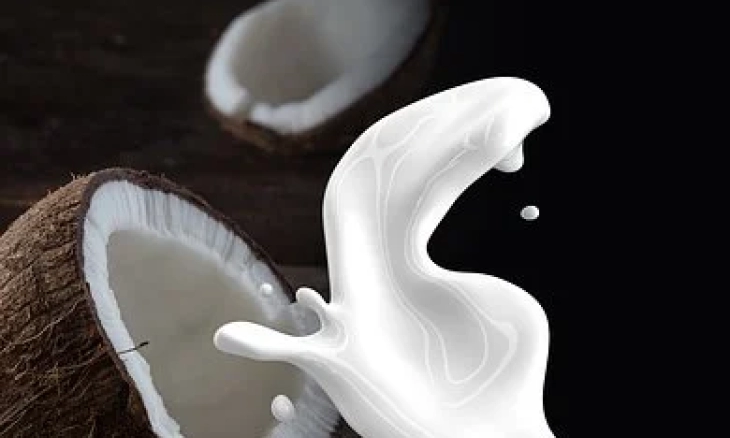 Cegah Kerontokan Rambut dengan Santan