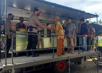 Polda Sumbar Hadirkan Mobil Dapur dan Mobil Air untuk Dikonsumsi Korban Gempa