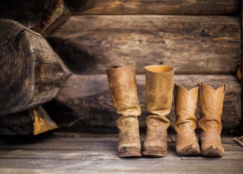 Cara Jitu Hilangkan Bau Sepatu Tanpa Dicuci