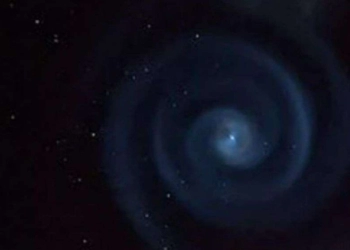 Spiral Misterius Cahaya Biru Terlihat di Langit