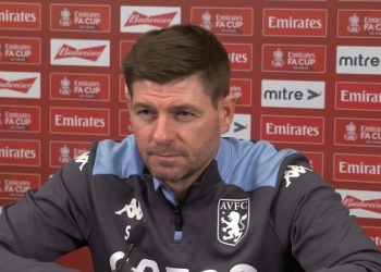 Steven Gerrard Yakin Bisa Taklukkan Old Trafford