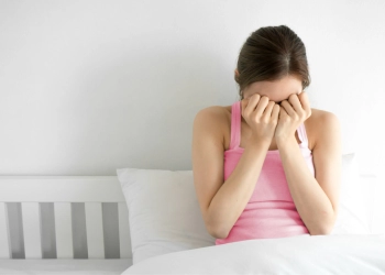 9 Tips Menjaga Kesehatan Mental Selama Isoma 