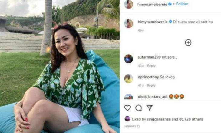 Tante Ernie Duduk dengan Pamer Paha, Netizen: Nggak Kuat!