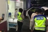 Personel Satlantas Polrestro Jakpus Evakuasi Ibu Hendak Melahirkan di Bawah Pohon jadi Viral