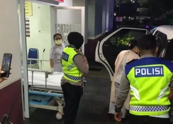 Personel Satlantas Polrestro Jakpus Evakuasi Ibu Hendak Melahirkan di Bawah Pohon jadi Viral