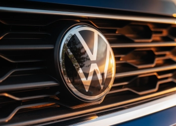 Volkswagen akan Investasikan $20 Miliar Lebih untuk Membangun Baterai Kendaraan Listrik
