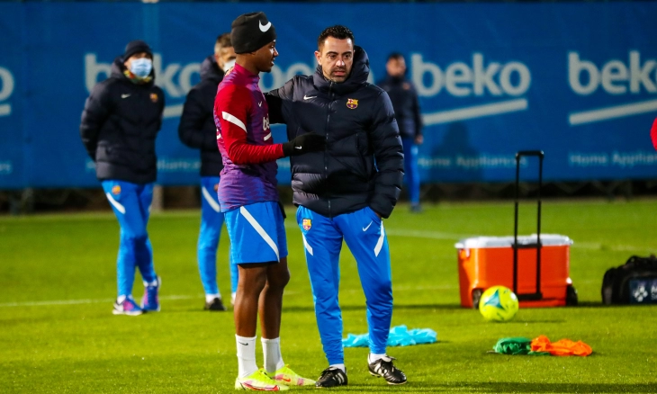 Barcelona Diminta Bersabar Dengan Xavi