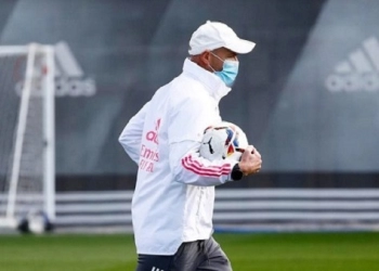 Zidane Tolak Pinangan PSG di Tengah Musim